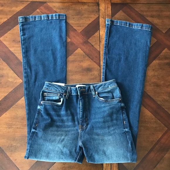 Forever 21 High Rise Flare Jeans - Picture 2 of 11